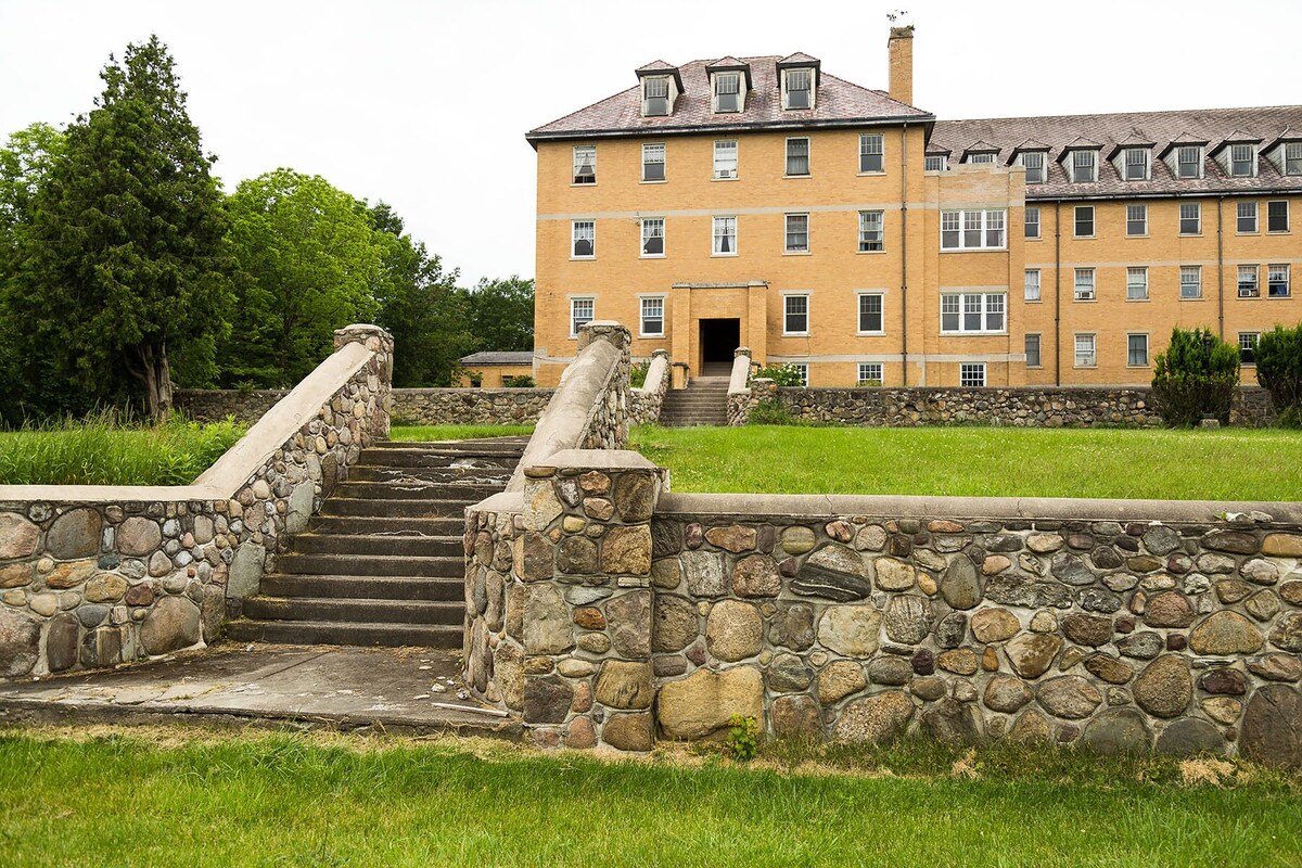 Main Image