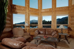 Great Room with views of Mr. Princeton and foothills of Mt. Yale, 55" TV.