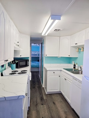 Newly Remodeled Kitchen! 