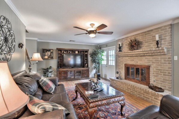 Family room with 60" TV
and playstation 4