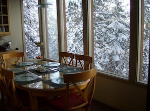 Ski view dining area