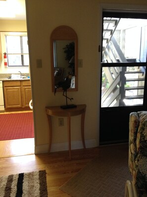 Entry to Livingroom
