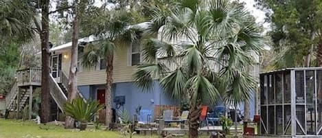 House nestled on Steinhatchee River Canal.