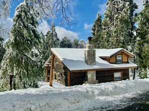 Absolute BEST access for snow days! Road and parking area is plowed. Beautiful!