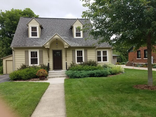 Street view of front yard
