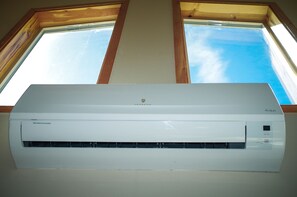 Air conditioner/Heater in living area