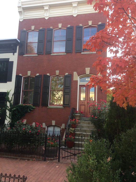 Fantastic Historic English Basement Apt Prime Capitol Hill Location Eastern Market