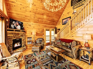 ELEGANT RUSTIC LIVING FOR YOU TO ENJOY WITH FAMILY OR FRIENDS!