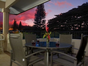 Gorgeous sunset on our large lanai.