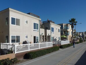 Your home on the world famous Mission Beach boardwalk!