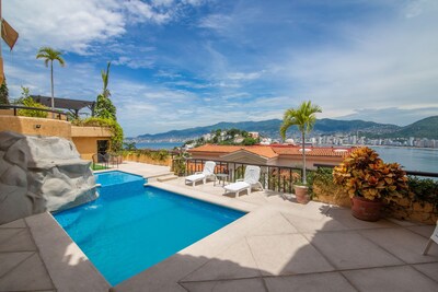 Hermosa casa con hermosa vista a la bahía / Incluye servicio de limpieza y cocina