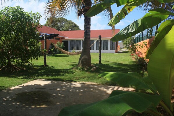 Come stay at Hi-Thatcher Escape Villa available as 1,2,3 or 4 bedroom rental 