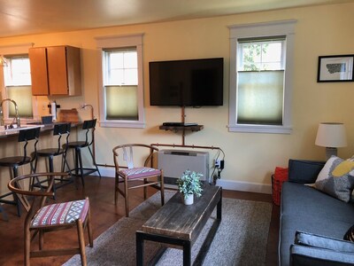 Cute Downtown Apartment, Walk to University, Shops & More!