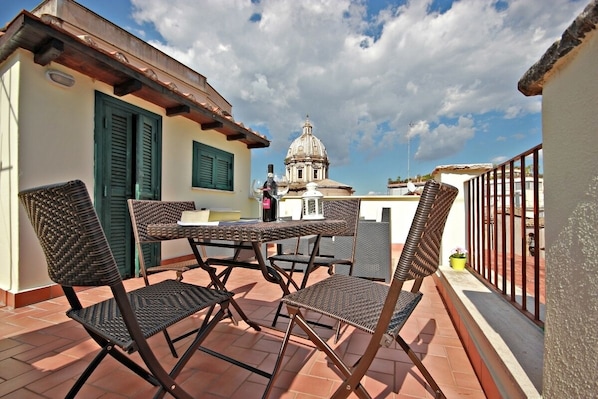 PRIVATE TERRACE ! Stunning views and great experience!