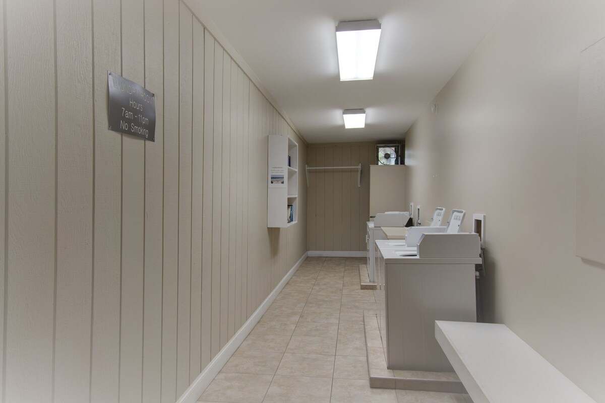 20% off jun8-15 wk,Huge Ocean View,central air, elevator, pool,WIFI,one bedroom