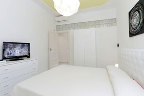 Rome Colosseum Apartment -  Bedroom 1