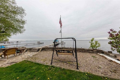 Beautiful Lakefront Home ~ Outstanding Sunsets ~ Includes Hot Tub!  