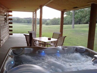 tub cabin secluded southern illinois trail rental wine private getaway vrbo buncombe