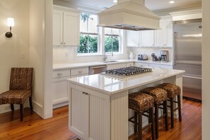 Breakfast Bar