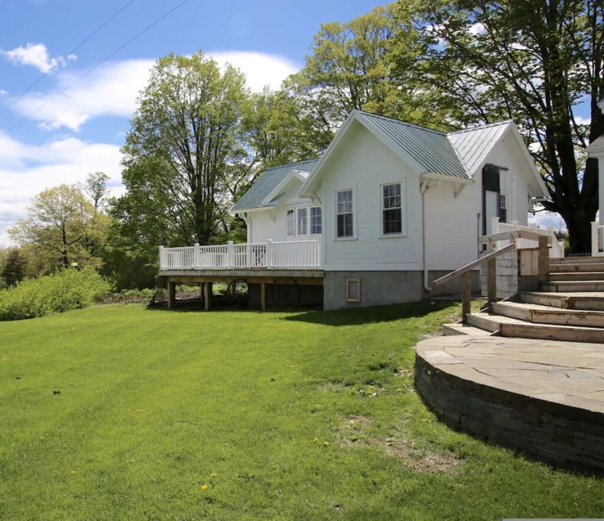 Mallard Cottage, Just For The Two Of You and…….Your Pet!!