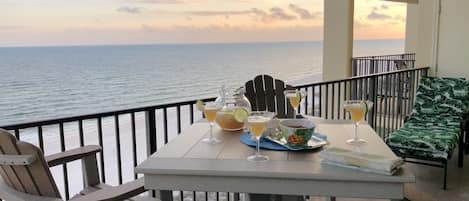 Ocean Front with amazing views!