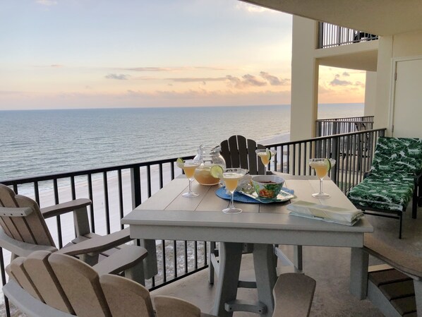 Ocean Front with amazing views!