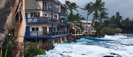 Kona Luana:  Ocean view: Any closer, you'll be swimming.