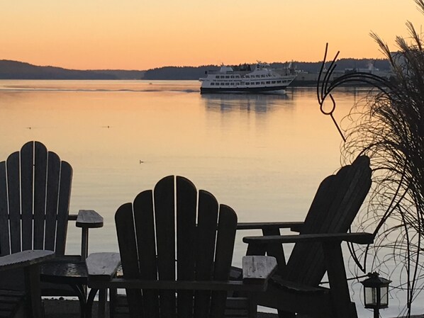Sunset entertainment
