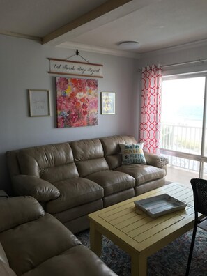 Living room. With a stunning beach view! 