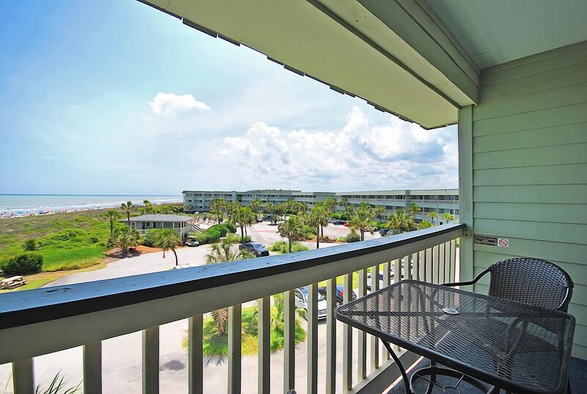 Oceanfront Sea Cabin on the Front Beach of Isle of Palms