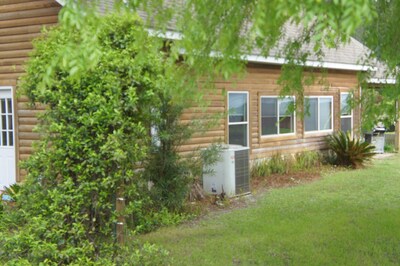 Tifton, GA - Shalom House B&B - Cabin in Peaceful Setting