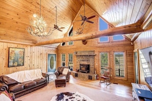 Great Room with Views of the San Francisco Peaks!