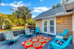 Deck Space with Seating!