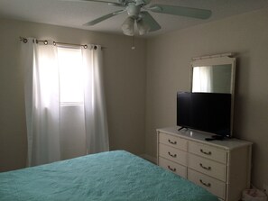 Bedroom 1 Queen size