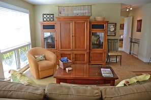 Sitting room with HDTV and Wi-Fi