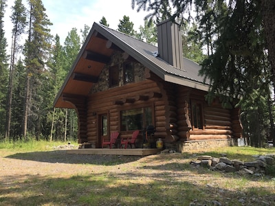 Cabin1 - A beautiful log cabin in the heart of the Canadian Rocky Mountains