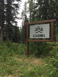 Cabin1 - A beautiful log cabin in the heart of the Canadian Rocky Mountains