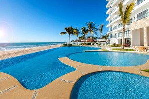 Heated Infinity Pool Overlooking the Ocean