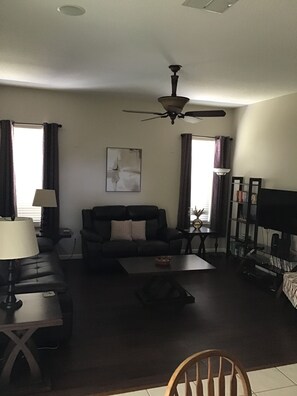 Tv room 