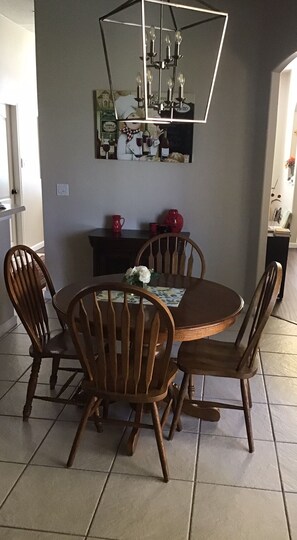 Kitchen dining 