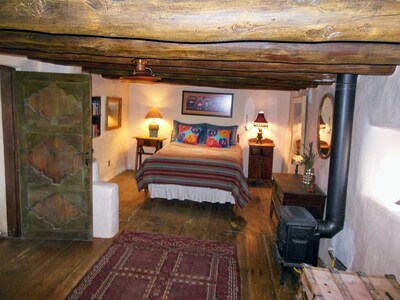 CHARMING TAOS ADOBE HOME