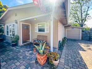 Front door Porch