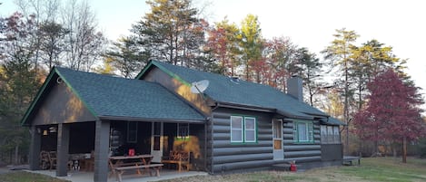 Pine Cone Cabin At Fort Valley