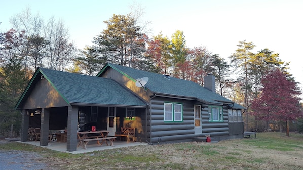 Pine Cone Cabin At Fort Valley