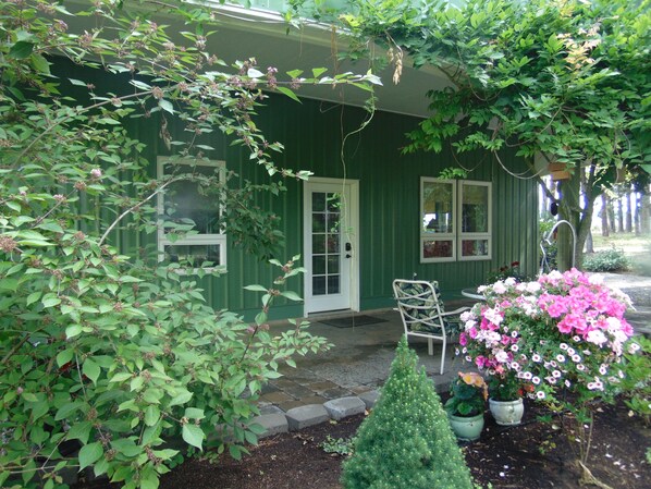 Cozy Country Bungalow front view.