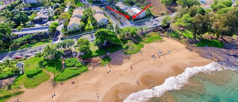 The Makai Suite is shown by the red arrows, as close as you can get to the ocean