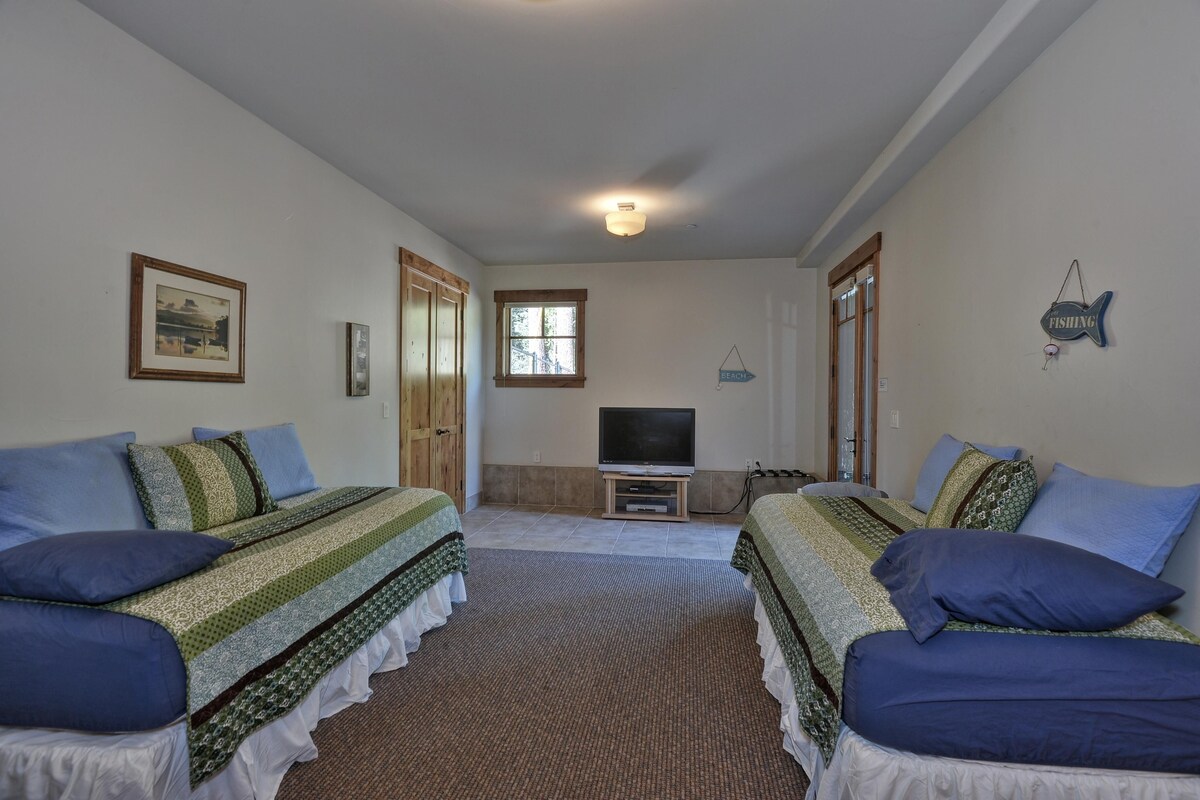 HOUSE FRONTS WHITE SAND BEACH WITH PIER & BUOY ALONG TAHOE’S WEST SHORE – Dog OK