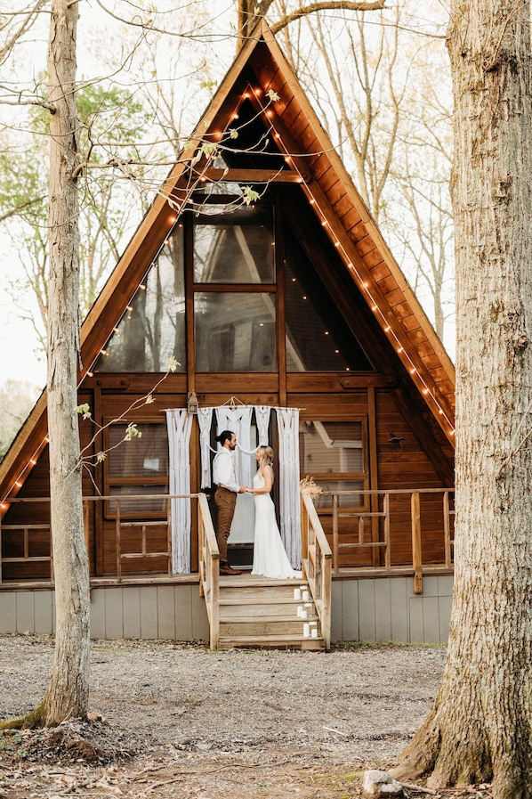 Elope at our stunning a-frame!
Victoria Smith Photography