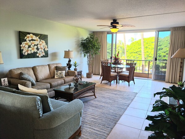 MKV Unit 408, spacious 1BR/1BA condo with plush furnishings