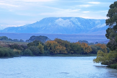 Iconic Log Cabin At The Yellowstone River Ranch